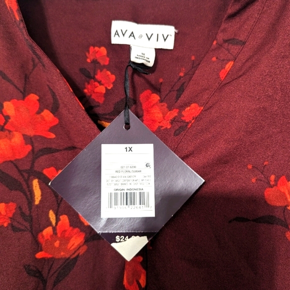 NWT Floral Top - Picture 4 of 4